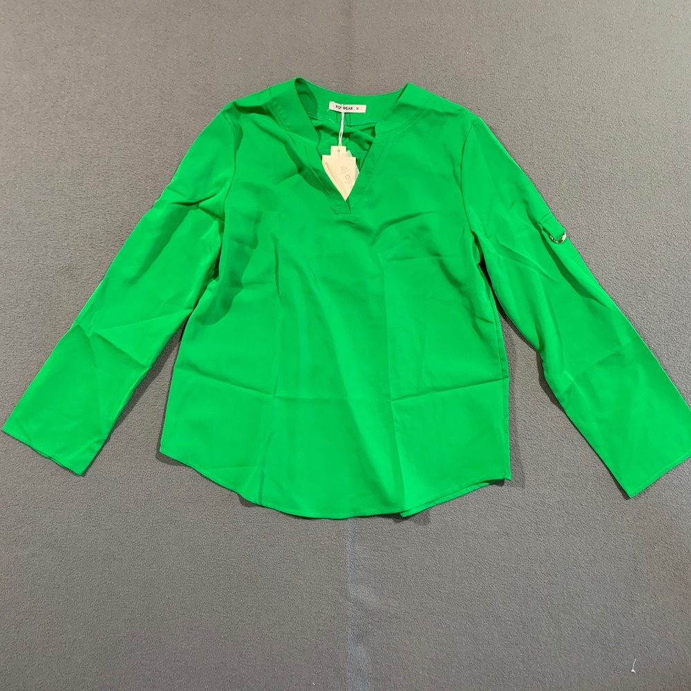 Brand‎ New Women's Kelly Green Long Sleeve V Neck Blouse Size M Modern Tailoring